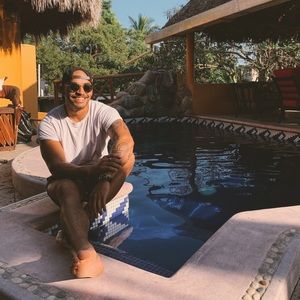 Meet your Posher, Jesh